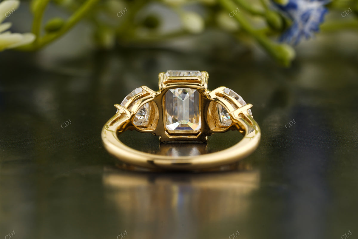 Lab-Grown Diamond Pear Side Stone Ring customdiamjewel
