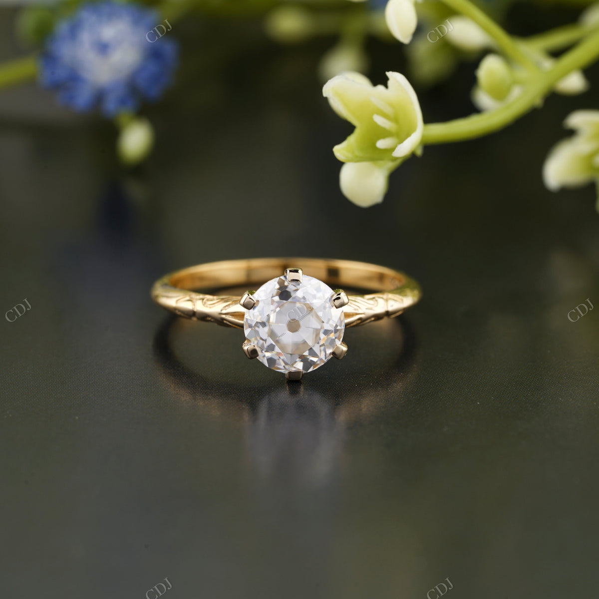 Lab-Grown Diamond Vintage Gold Ring customdiamjewel