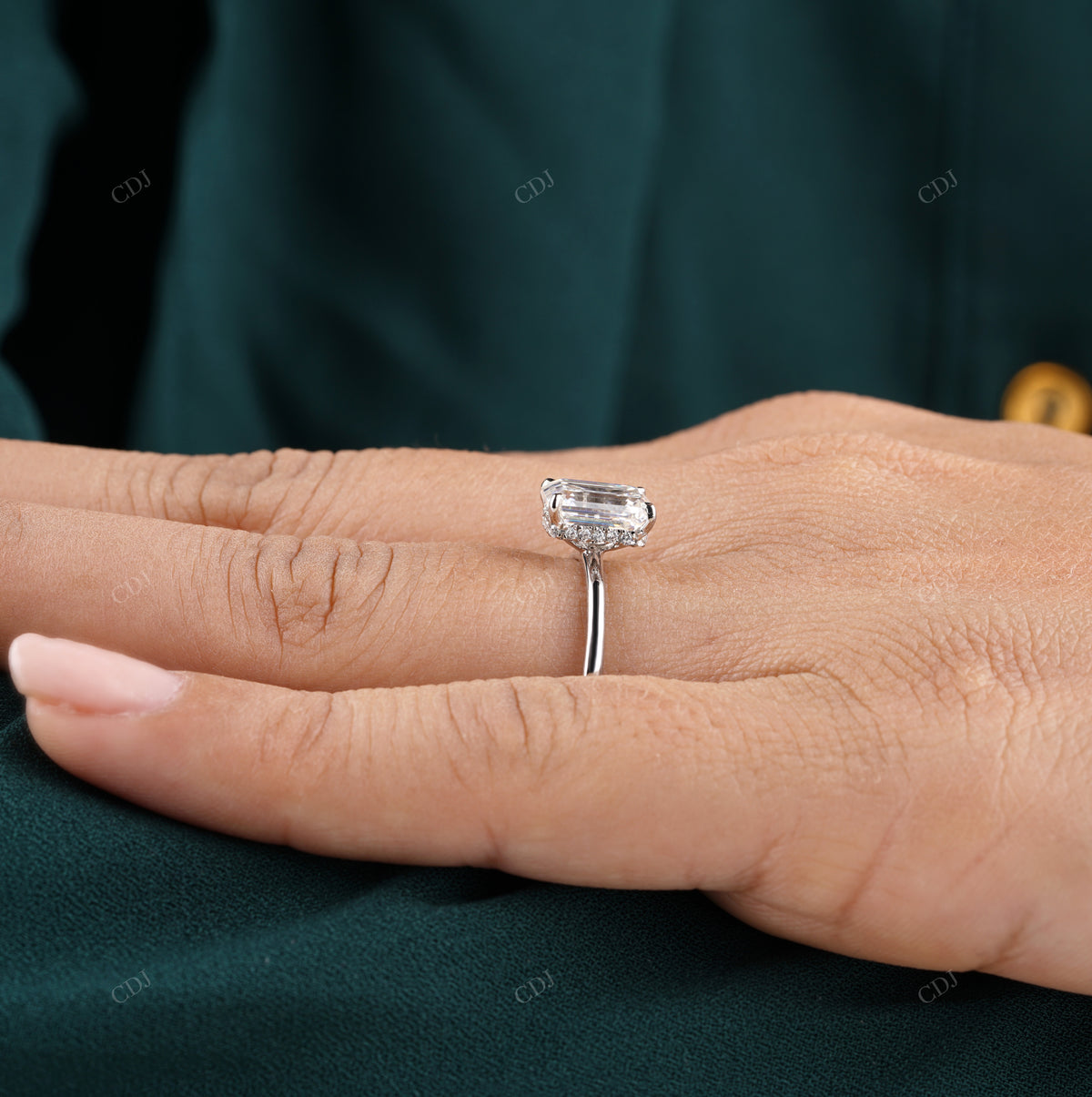 Classic Emerald Lab-Grown Diamond Ring customdiamjewel