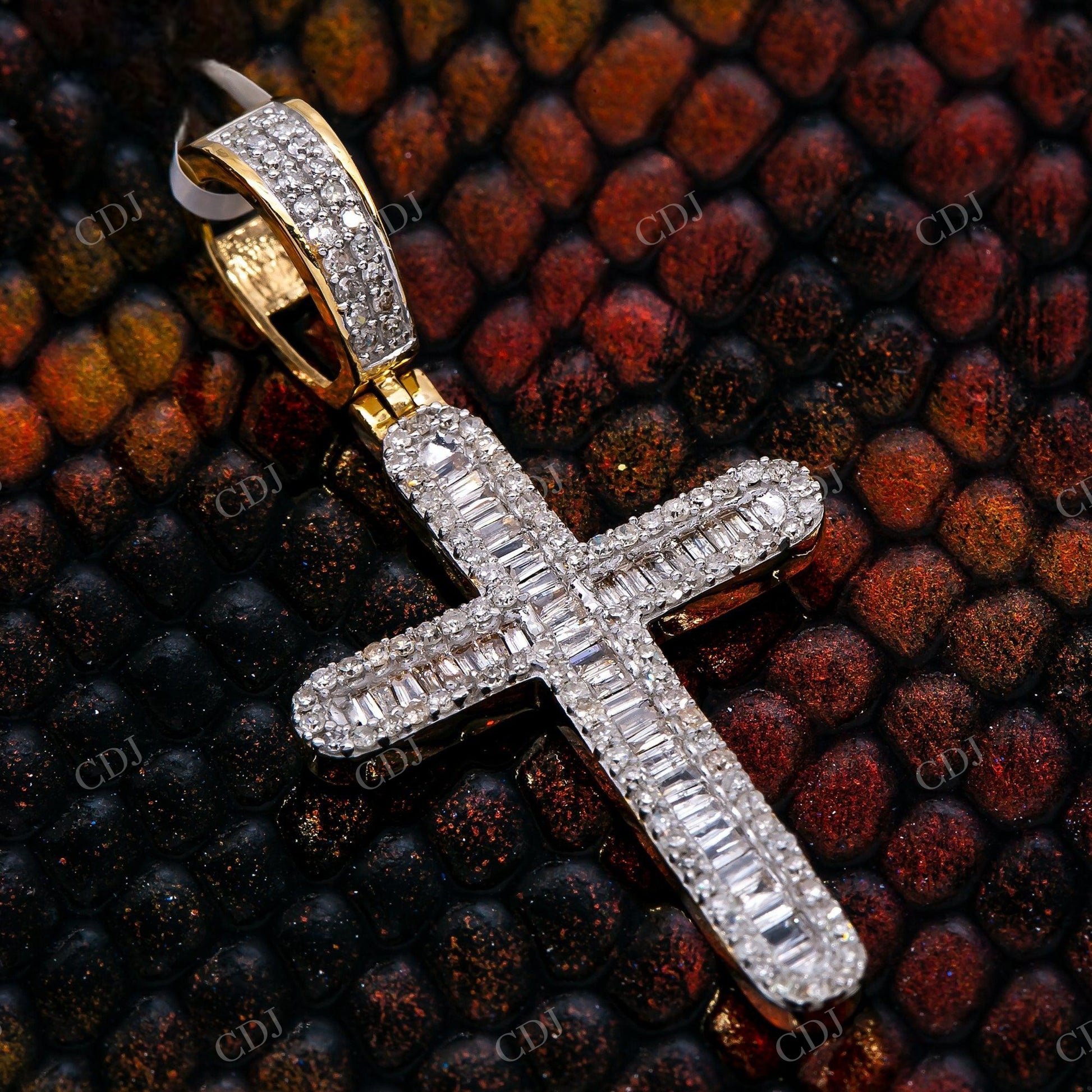 Custom Iced Out Moissanite Cross Pendant Hip Hop Pendent customdiamjewel