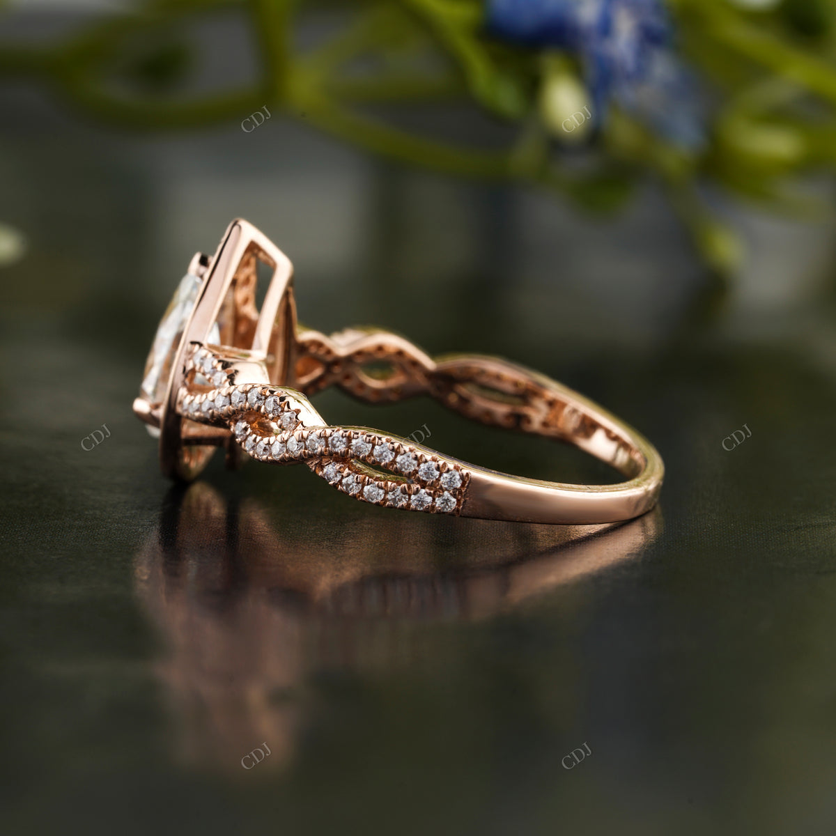 Pear Lab-Grown Diamond Halo Ring customdiamjewel