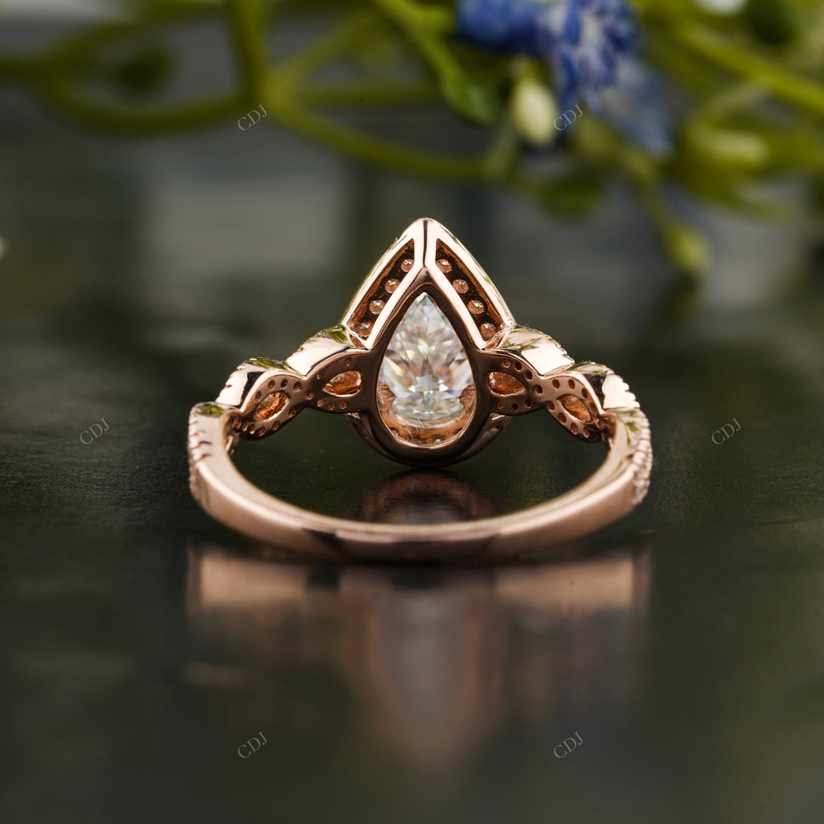 Pear Lab-Grown Diamond Halo Ring customdiamjewel