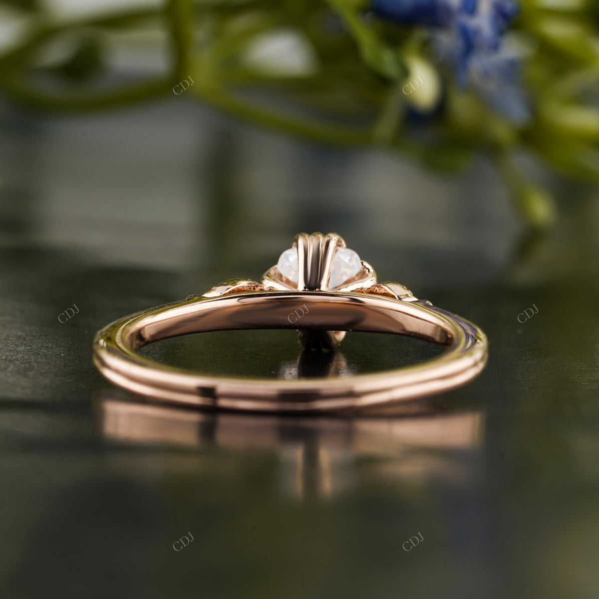 Lab-Grown Diamond Round Vintage Ring customdiamjewel