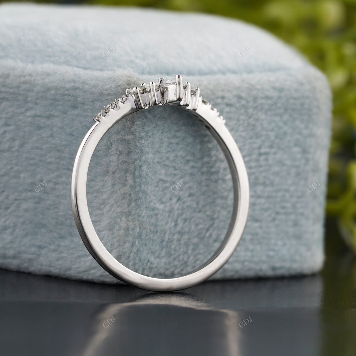 Lab-Grown Diamond Pavé Chevron Band