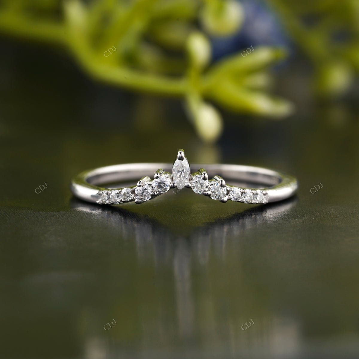 Lab-Grown Diamond Pavé Chevron Band