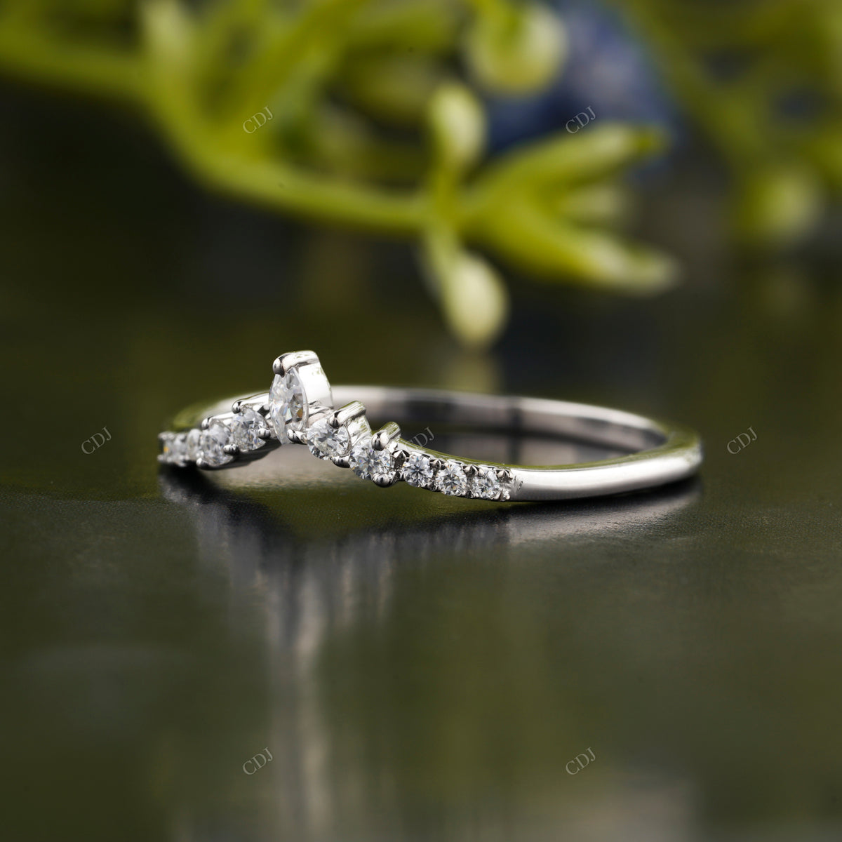 Lab-Grown Diamond Pavé Chevron Band