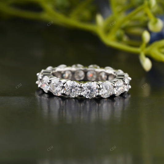 Round Lab-Grown Diamond Pavé Band