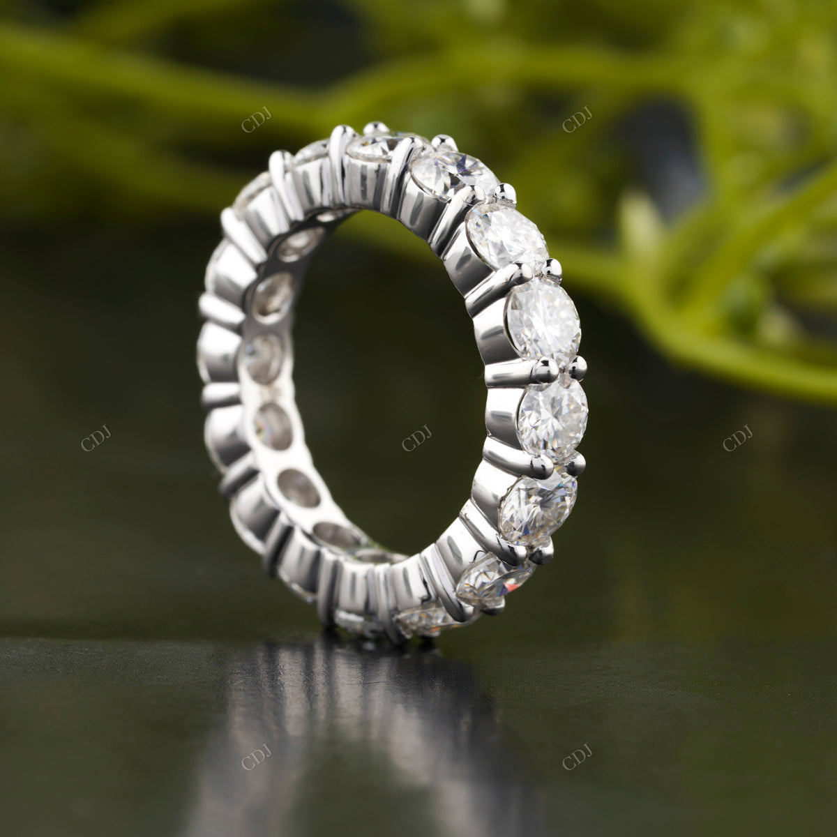 Round Lab-Grown Diamond Pavé Band