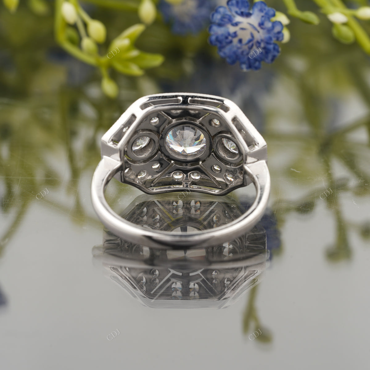 Round Lab-Grown Diamond Vintage Ring