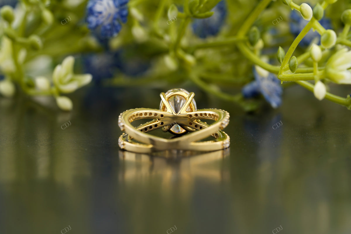 Oval Lab-Grown Diamond Crossover Ring customdiamjewel