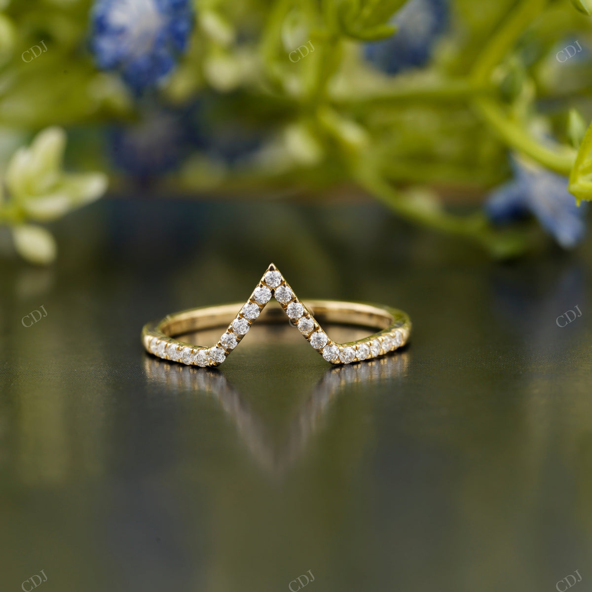 V-Shaped Lab-Grown Diamond Band customdiamjewel