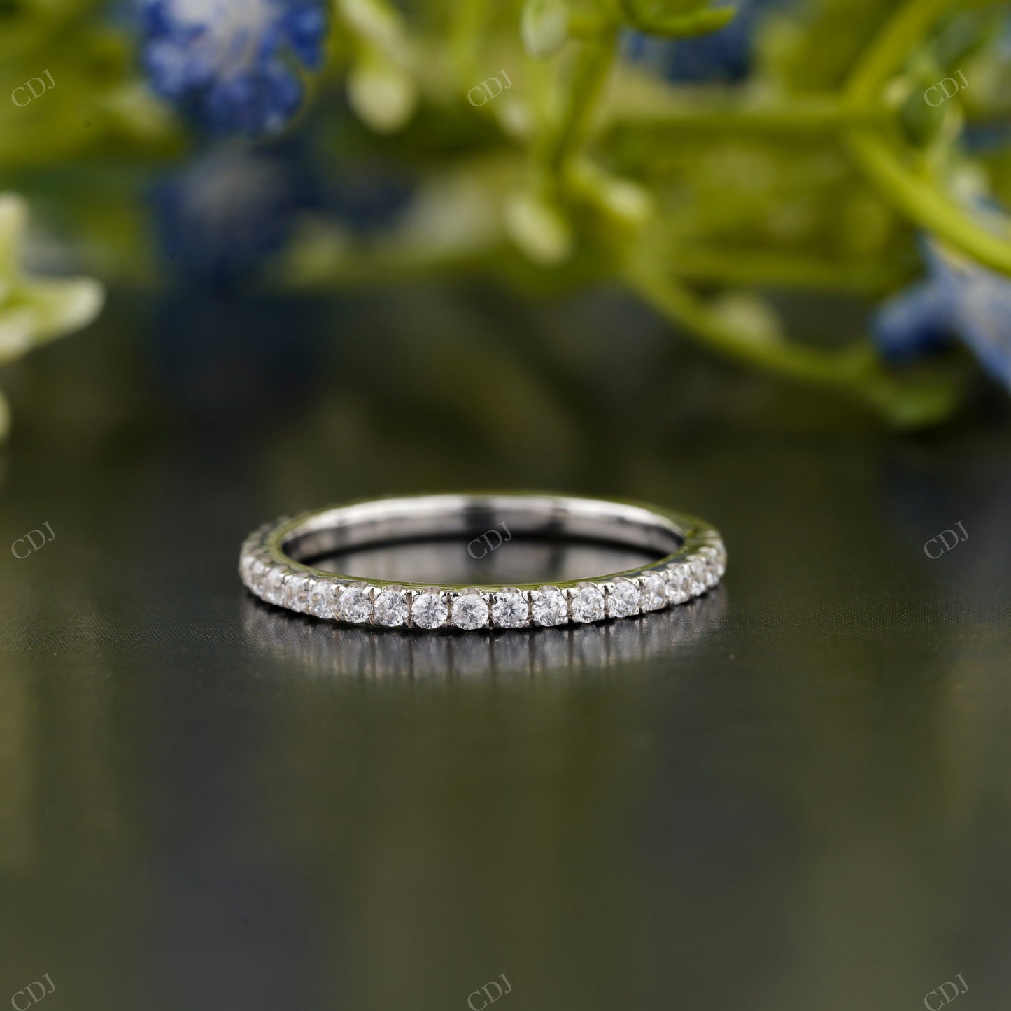 Classic Round Moissanite Diamond Band