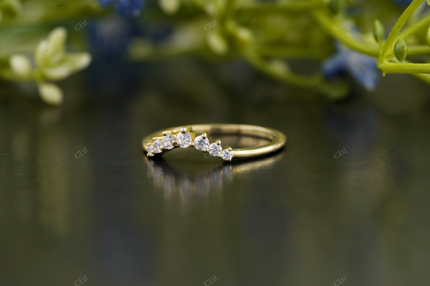 Lab-Grown Diamond V-Shaped Band