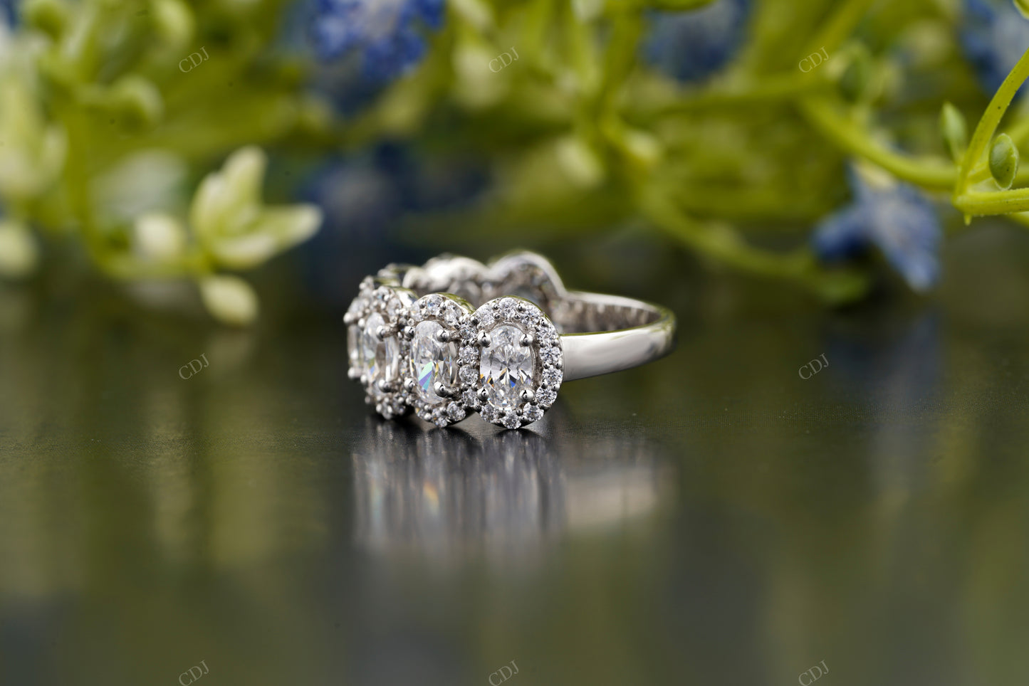 Oval Lab-Grown Diamond Halo Band