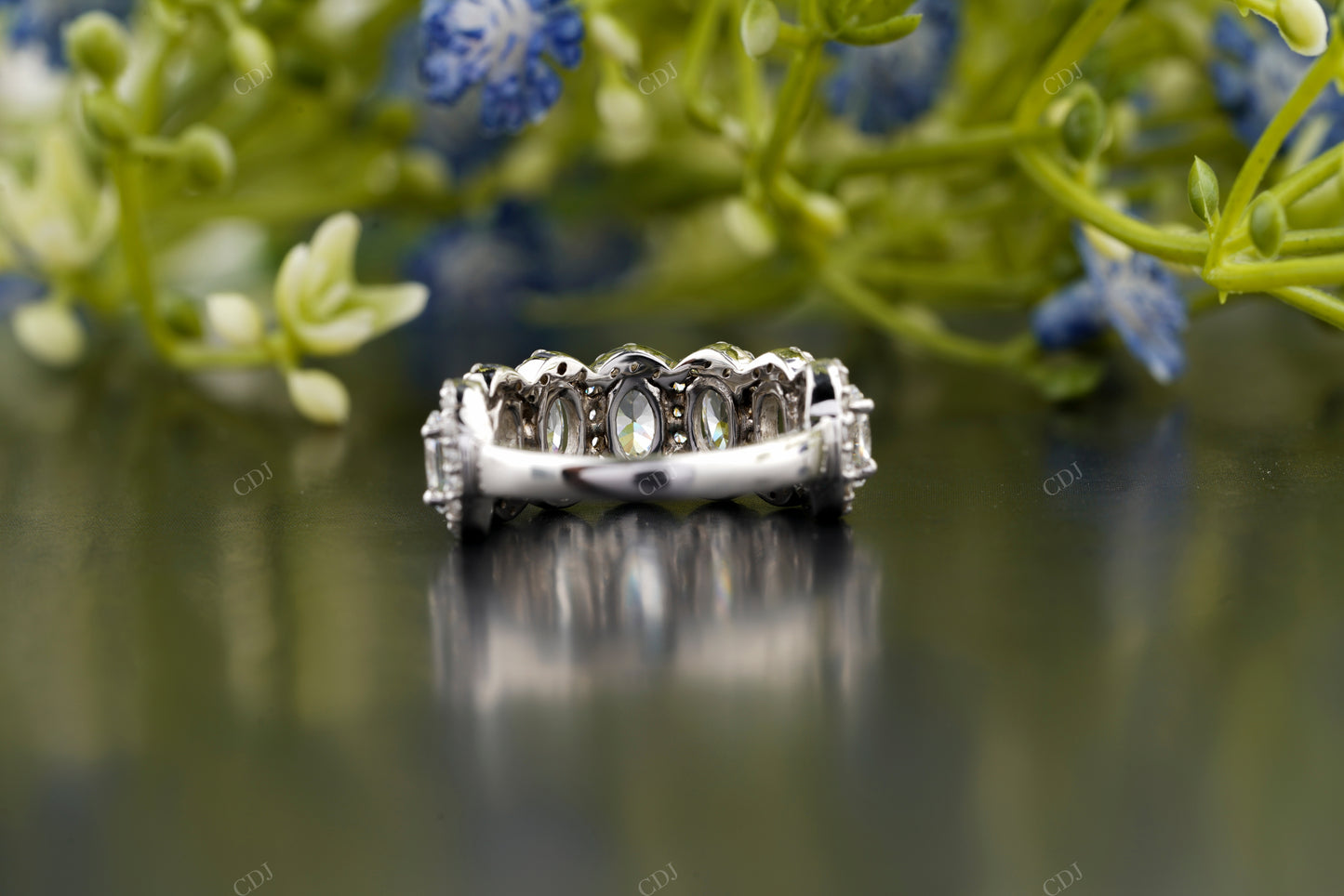 Oval Lab-Grown Diamond Halo Band