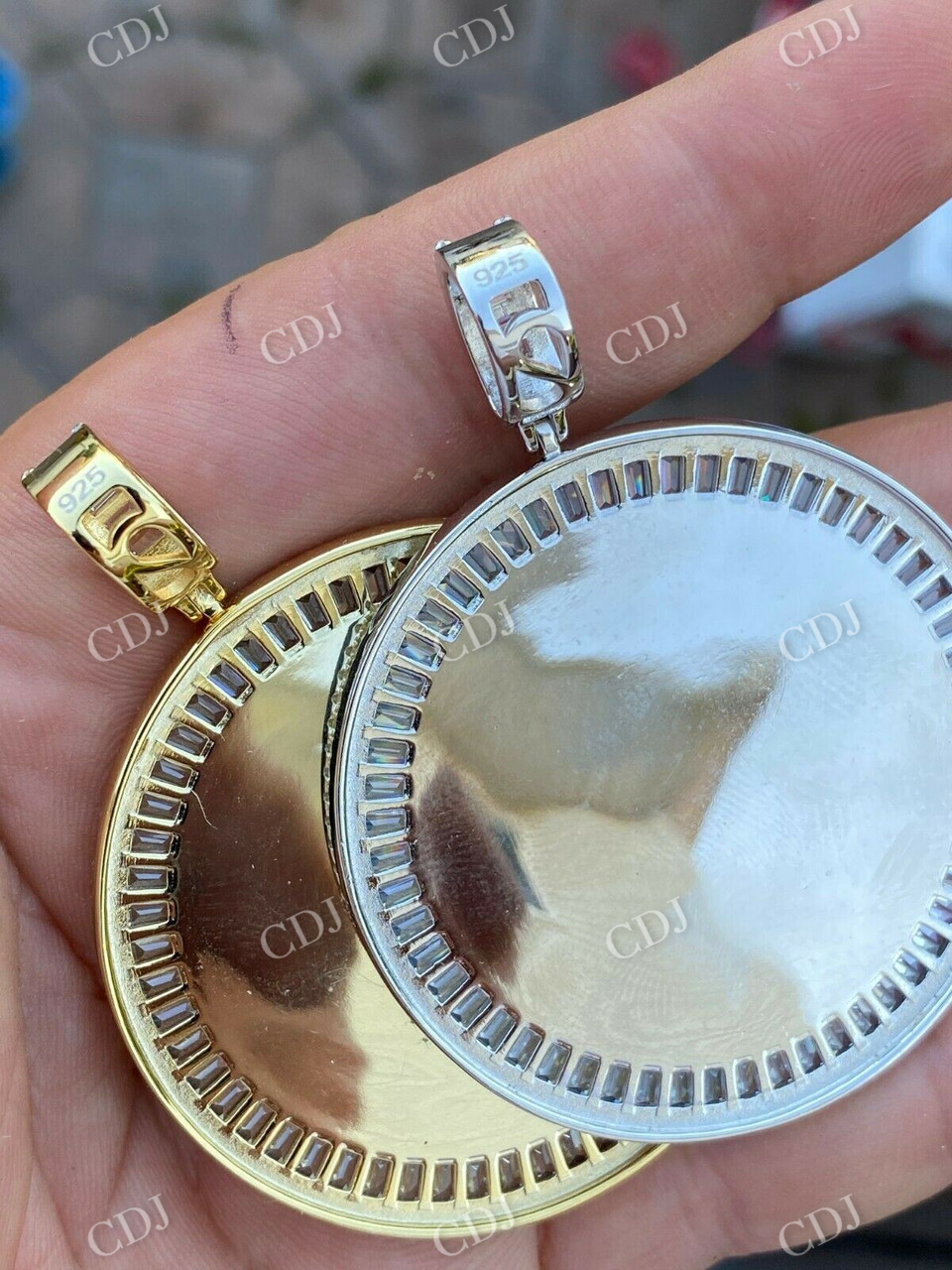 Hip Hop Round Shape Photo Frame Pendant  customdiamjewel   