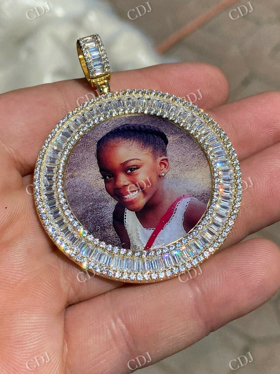 Hip Hop Round Shape Photo Frame Pendant  customdiamjewel   