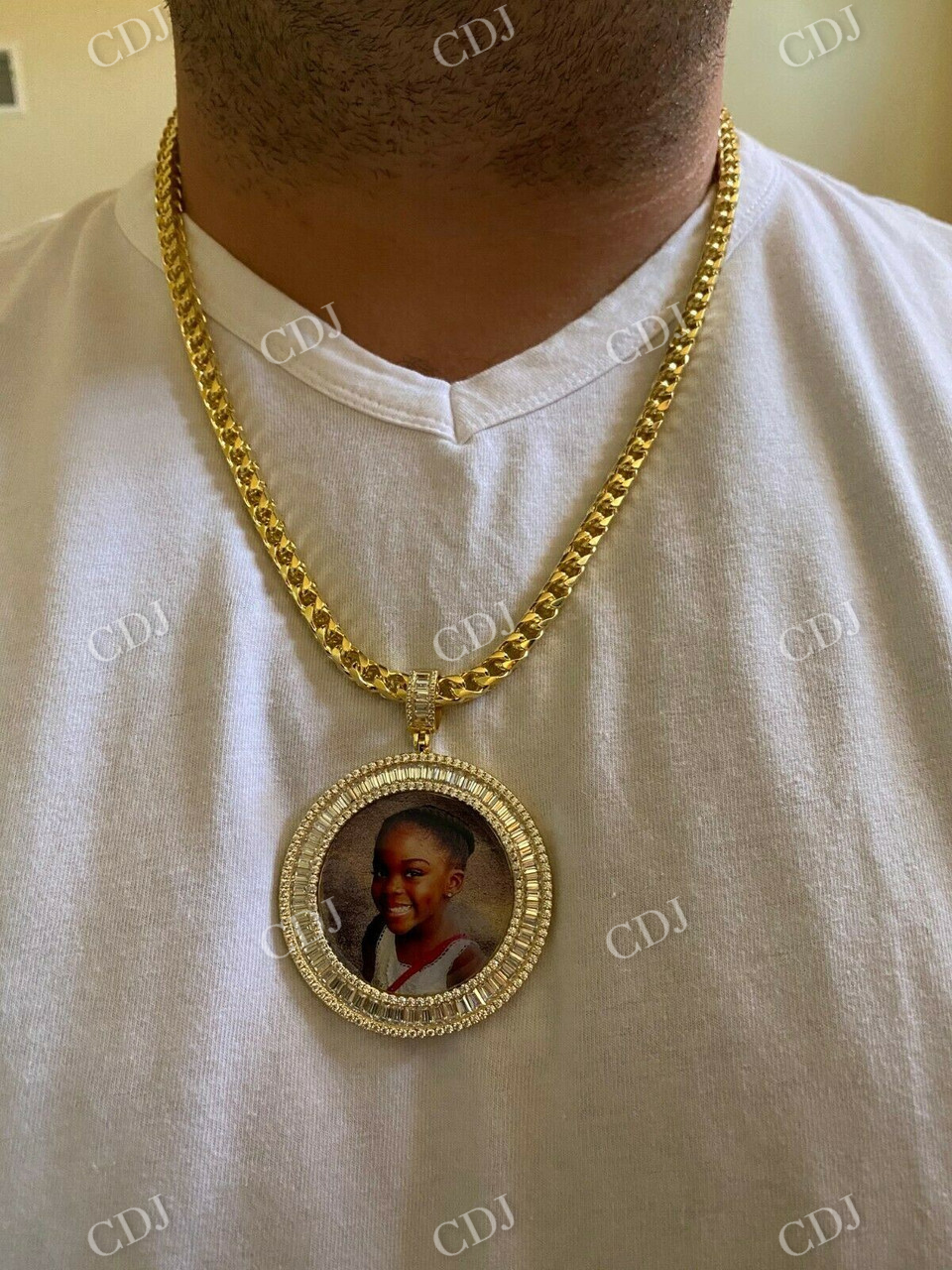 Hip Hop Round Shape Photo Frame Pendant  customdiamjewel   