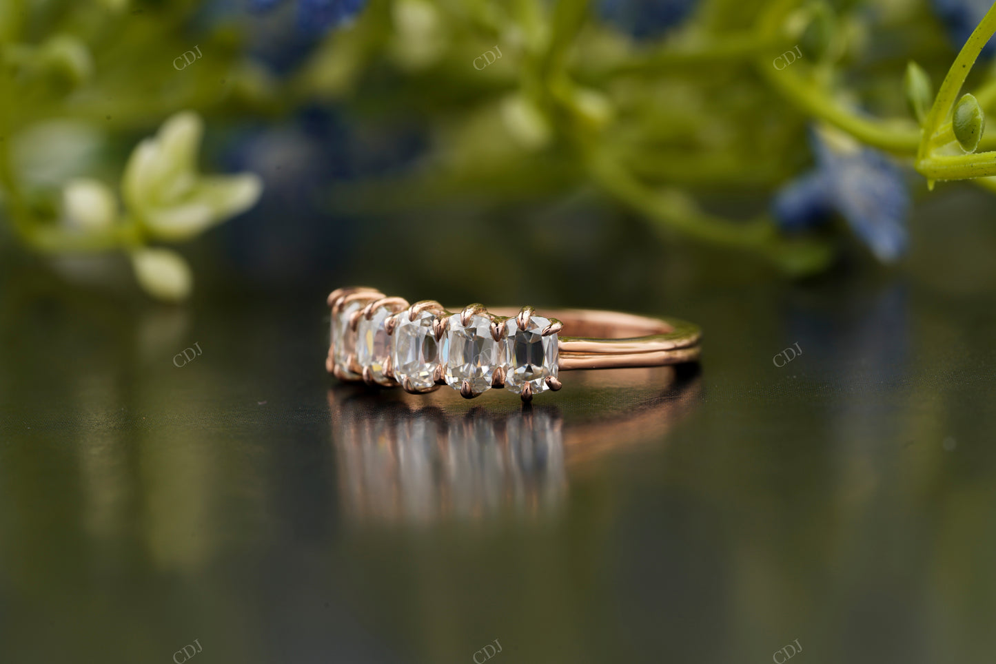 Oval Lab-Grown Diamond Band Ring