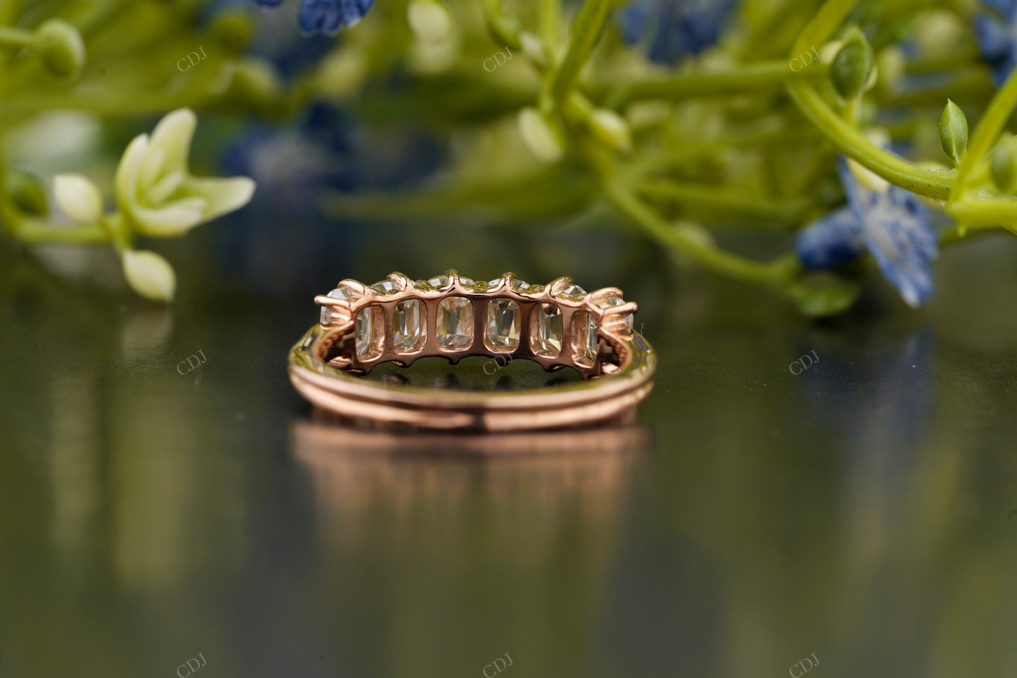 Oval Lab-Grown Diamond Band Ring