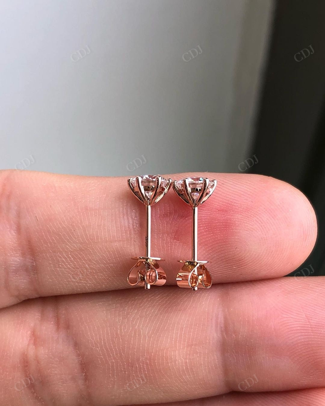 Classic Round Lab Grown Diamond Stud Earrings customdiamjewel