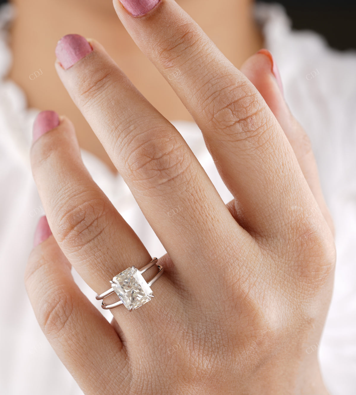 Lab-Grown Diamond Split Shank Ring customdiamjewel