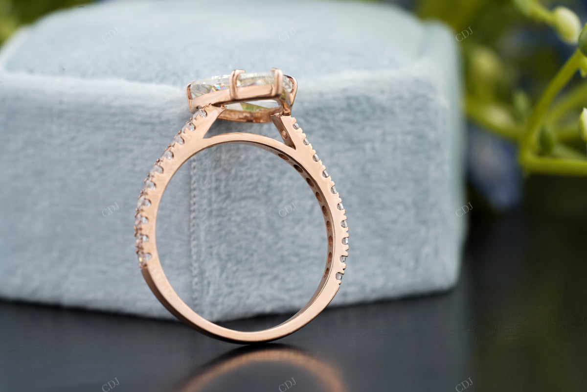 Pear Lab-Grown Diamond Pavé Ring customdiamjewel