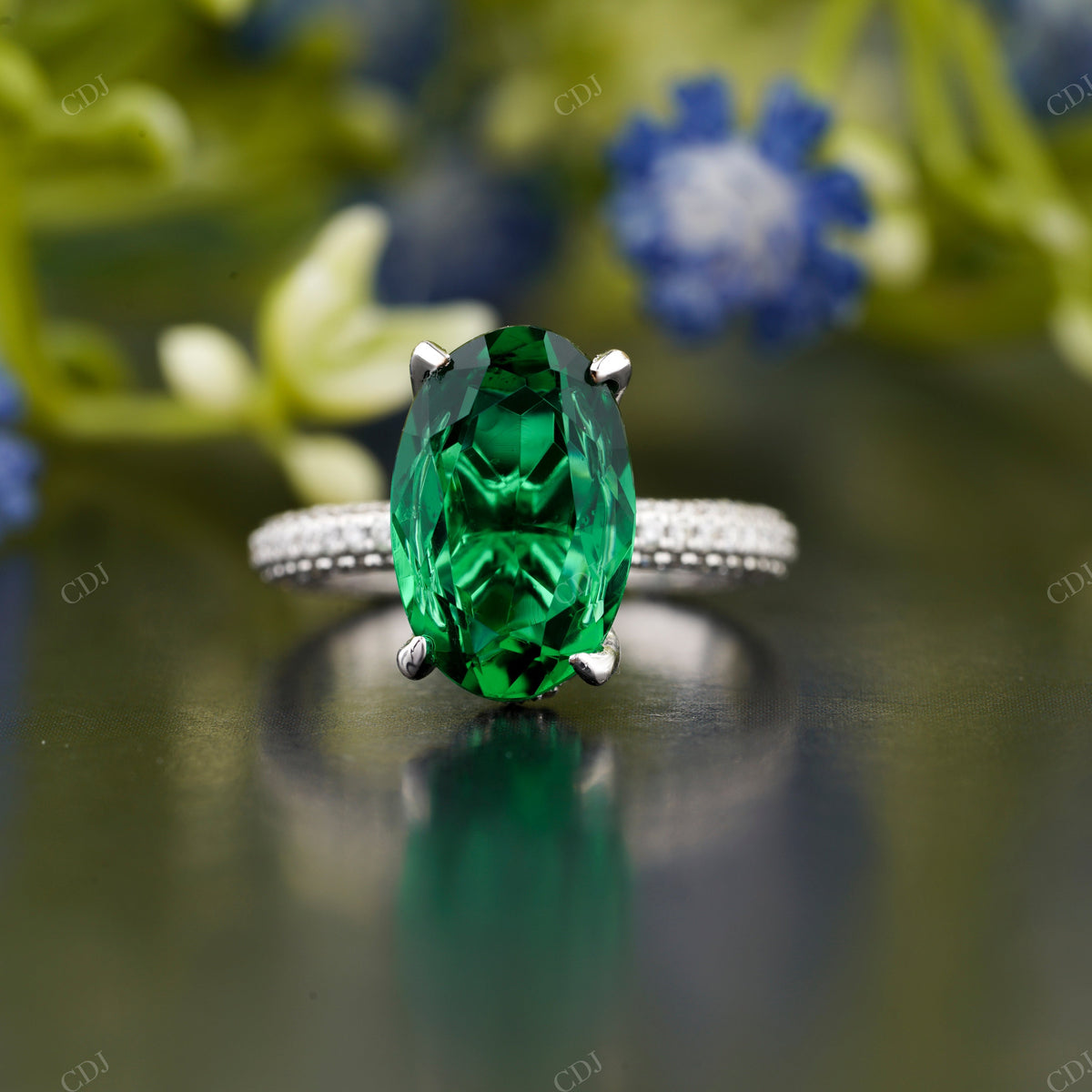 Oval Green Pavé Moissanite Ring customdiamjewel