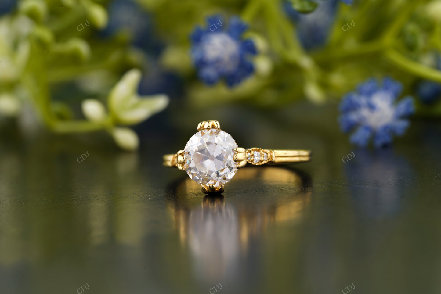 Lab-Grown Diamond Yellow Gold Ring