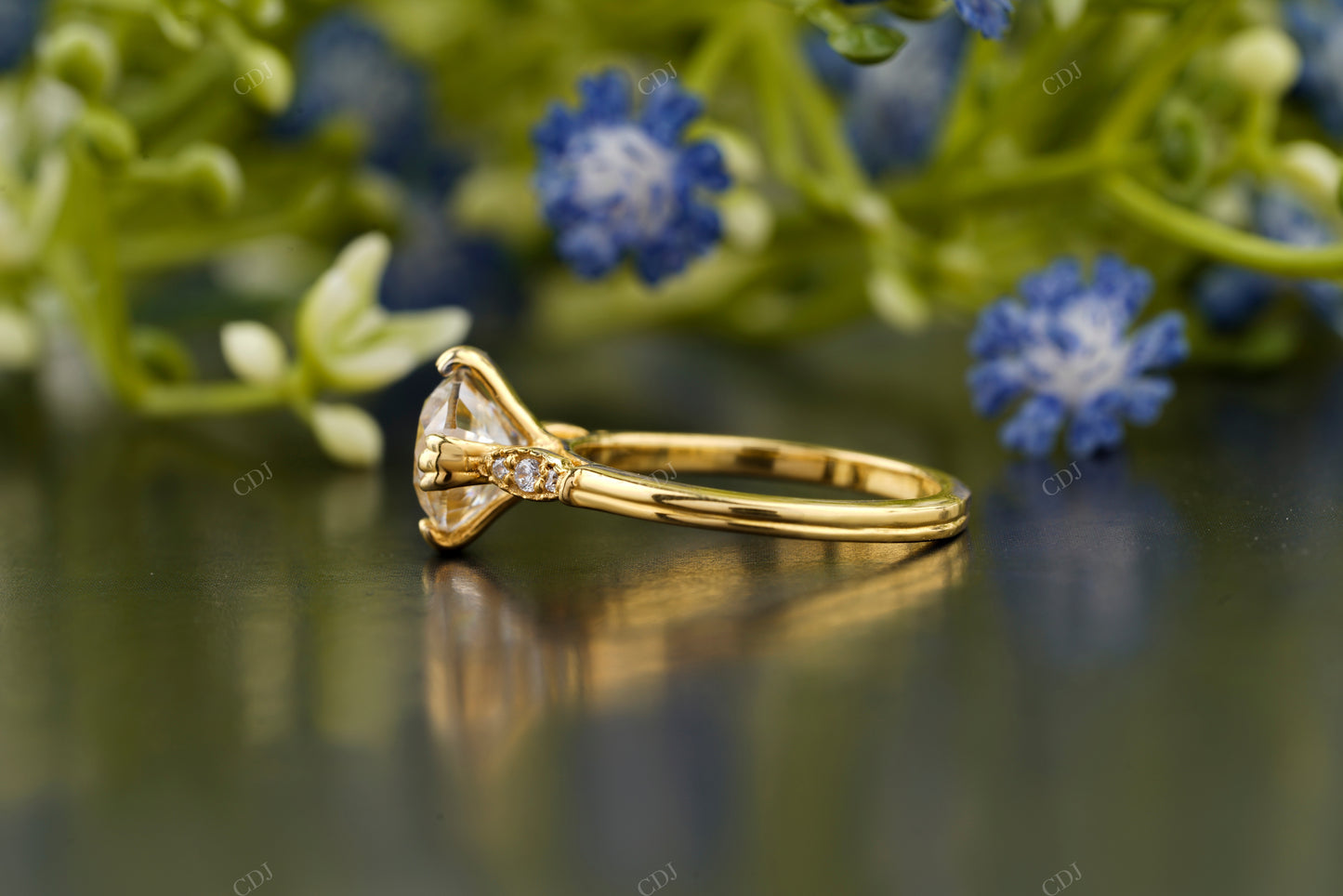 Lab-Grown Diamond Yellow Gold Ring