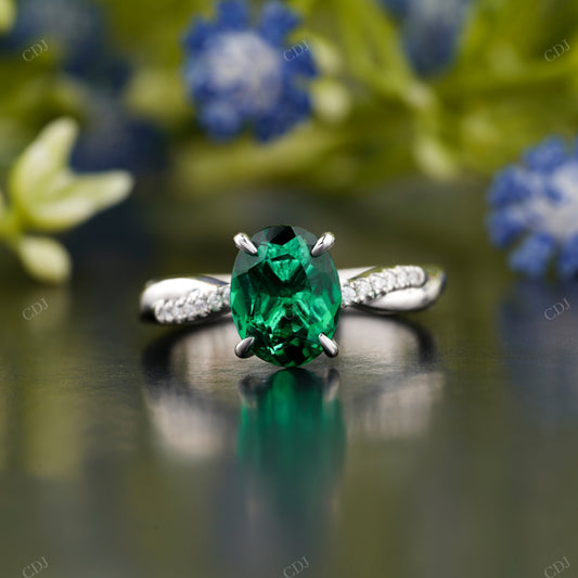 Green Emerald Oval Cut Pavé Ring customdiamjewel