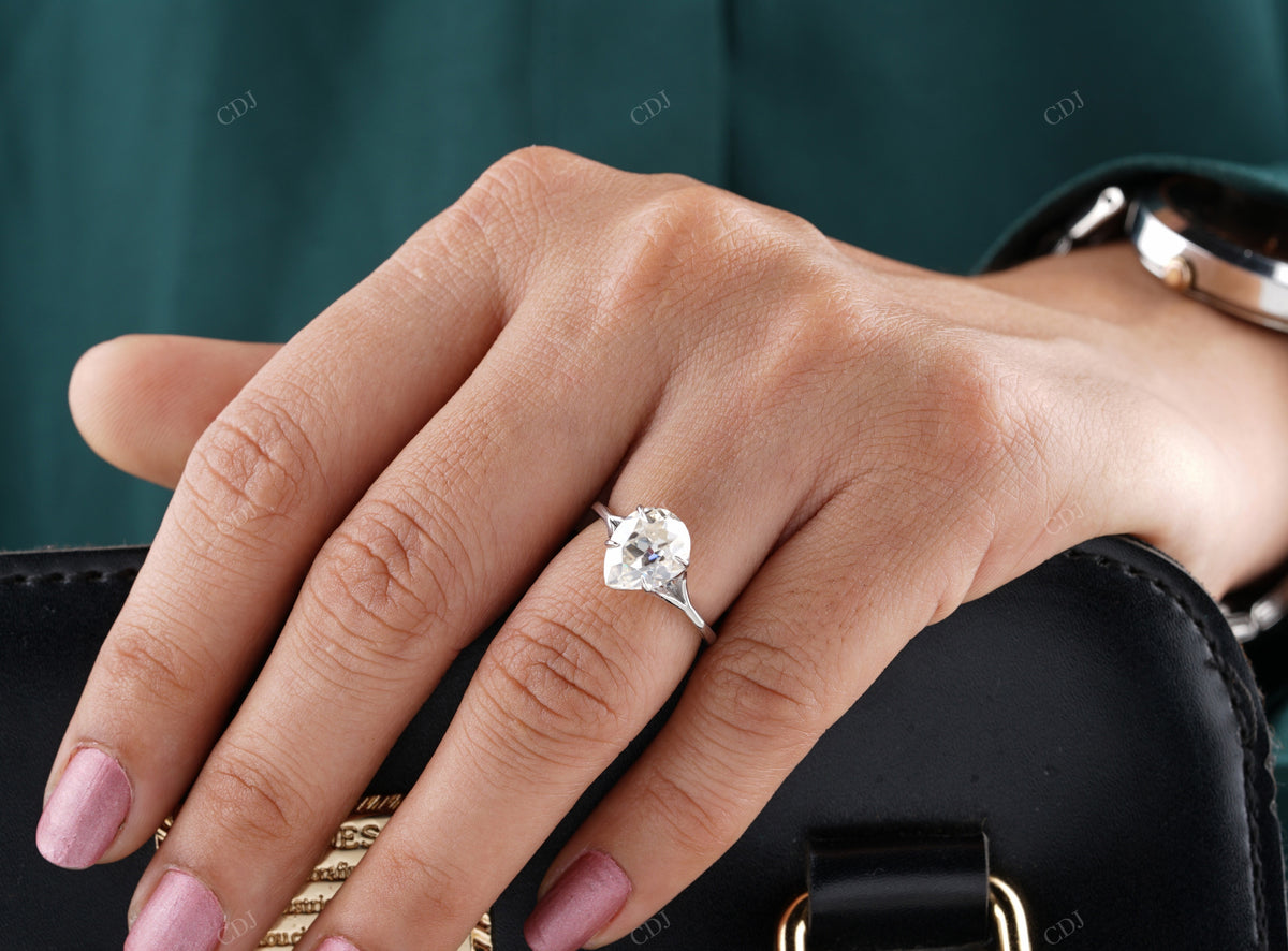 Pear Lab-Grown Diamond Split Shank Ring customdiamjewel