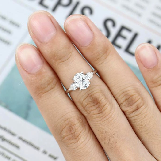 S925 Oval Cut Lab Grown Diamond Ring