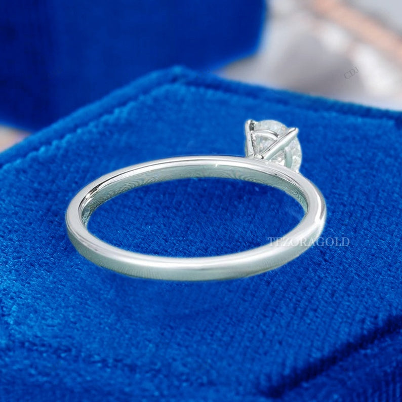 Round Cut Lab Grown Diamond Ring