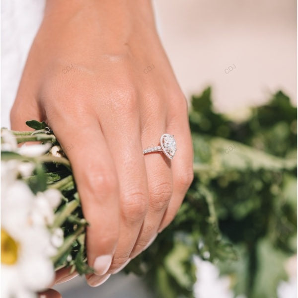 Pear Cut Lab Grown Diamond Classic Style Gold Ring