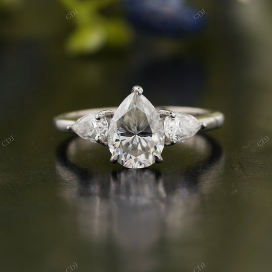 Pear Lab-Grown Diamond Three-Stone Ring customdiamjewel