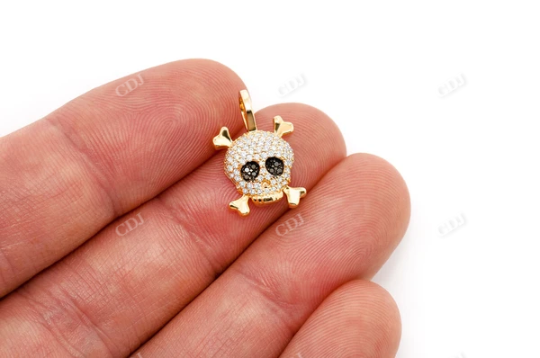 0.45CTW Iced Out Skull And Crossbones Pendant  customdiamjewel   