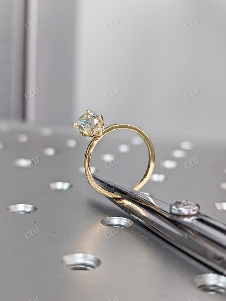 Crushed ice Oval Moissanite Engagement Ring