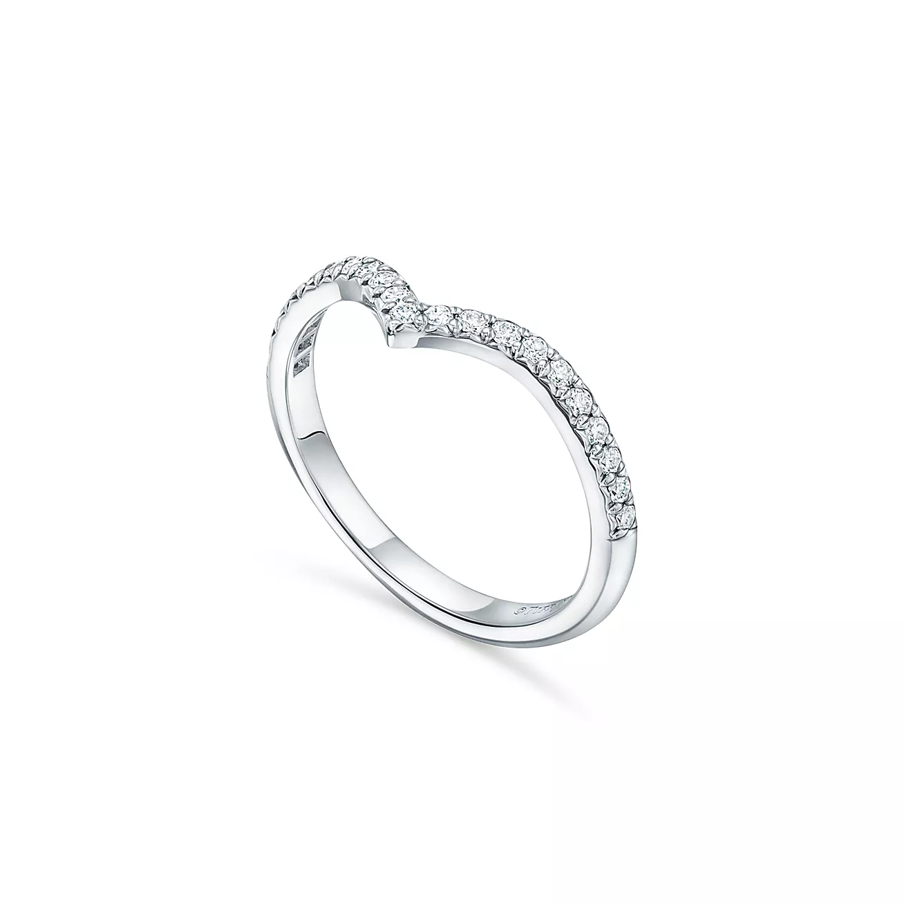 0.17 CTW V Shape Round Cut Diamond Wedding Ring