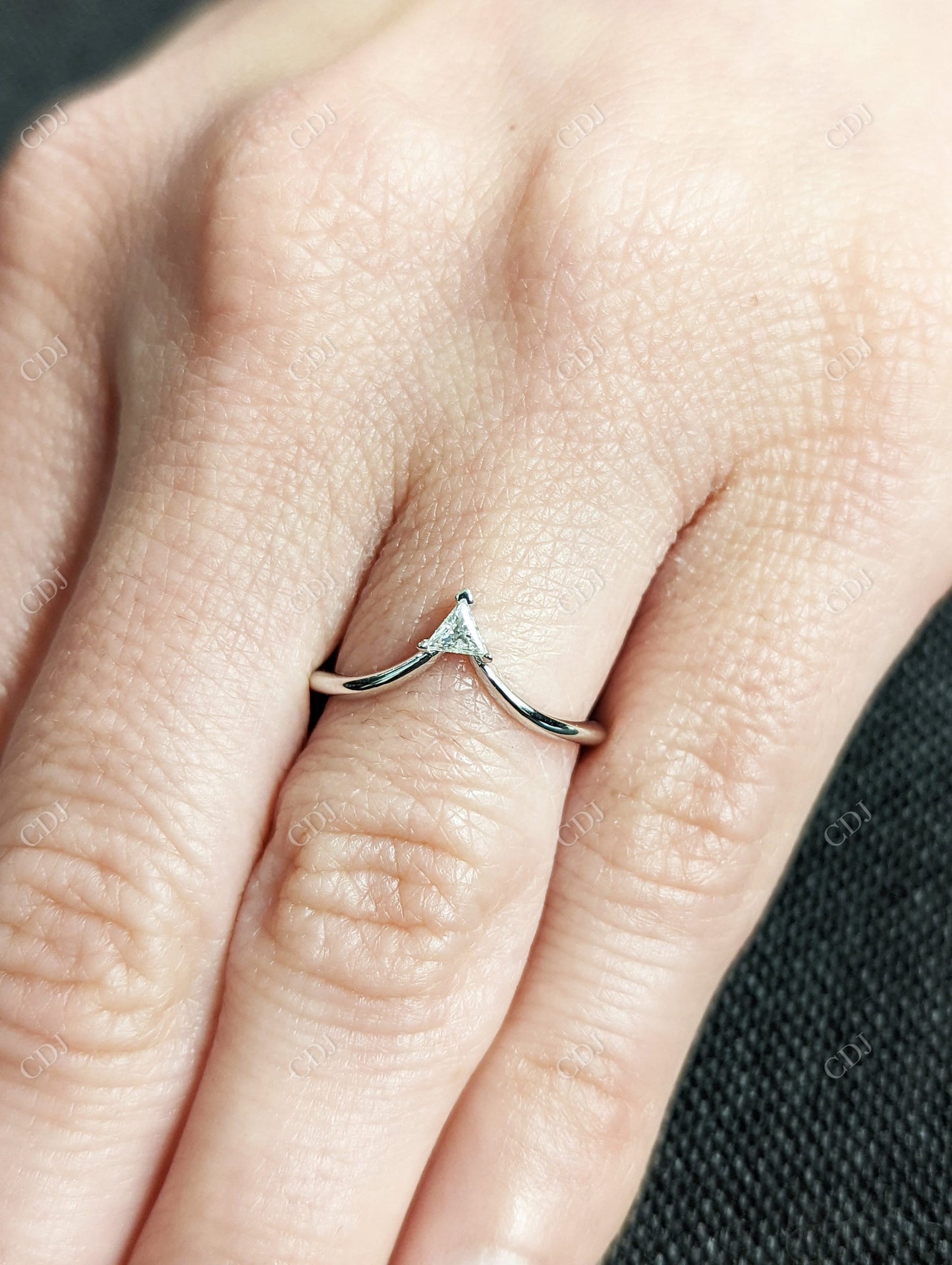 0.08CTW Tringle Lab Grown Diamond Curved Wedding Ring